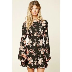 Forever 21 Bell Sleeve Floral Dress